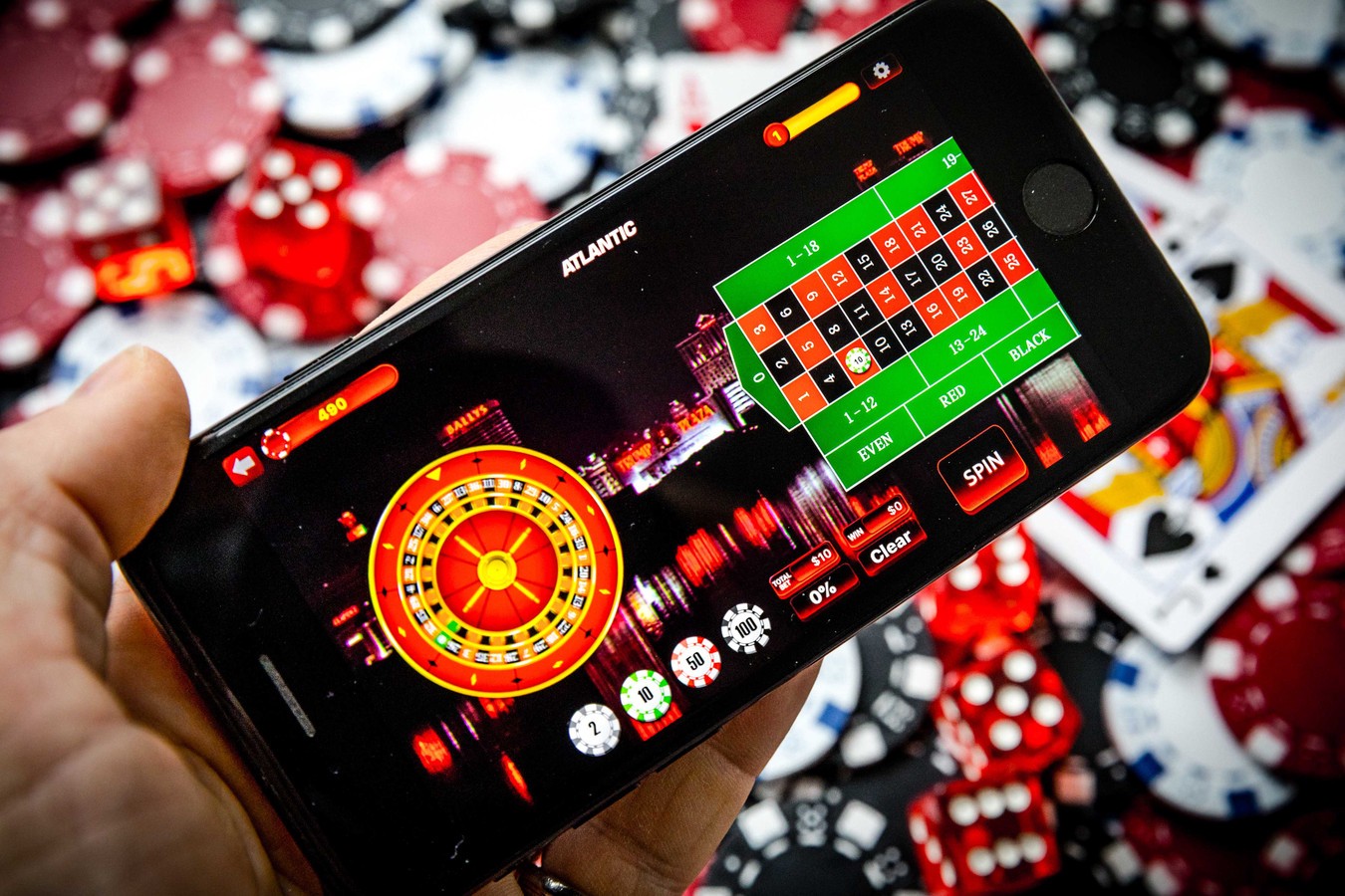 Gambling at Internet Casinos