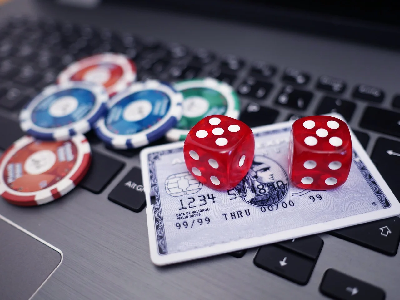 How to Spot and Prevent Online Gambling Fraudsters